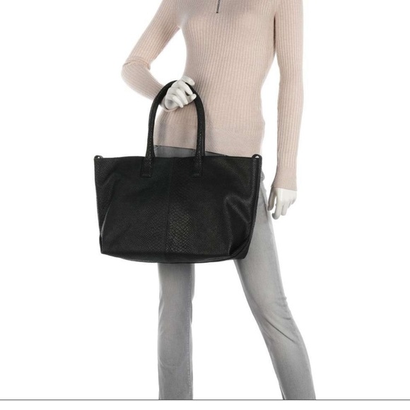 COPY - Liesbekind Leather snake tote - Picture 2 of 13